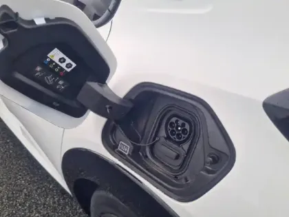 Photo 19 Peugeot 208  Electrique 50 kWh 136ch