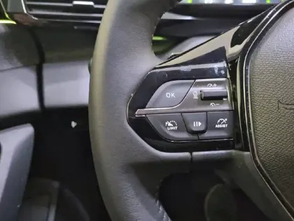 Photo 28 Peugeot 408  PureTech 130 ch S&S EAT8