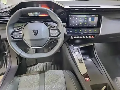 Photo 40 Peugeot 408  PureTech 130 ch S&S EAT8