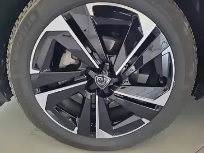 Photo 45 Peugeot 408  PureTech 130 ch S&S EAT8