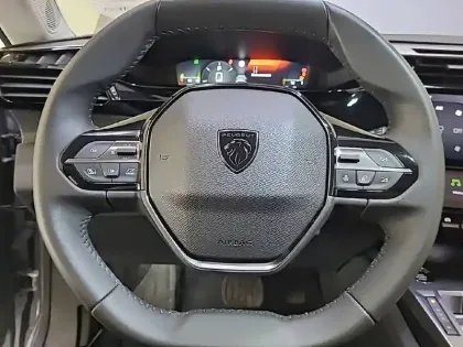 Photo 41 Peugeot 408  PureTech 130 ch S&S EAT8