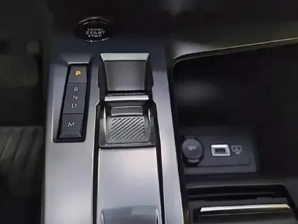 Photo 46 Peugeot 408  PureTech 130 ch S&S EAT8