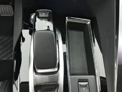 Photo 37 Peugeot 3008  Hybrid 225 e-EAT8