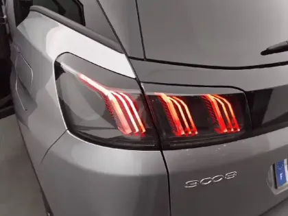 Photo 67 Peugeot 3008  Hybrid 225 e-EAT8