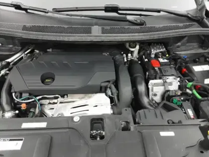 Photo 41 Peugeot 3008  Hybrid 225 e-EAT8