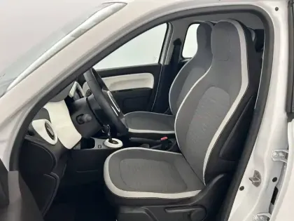 Photo 17 Renault Twingo  III Achat Intégral - 21