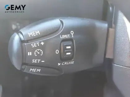 Photo 11 Peugeot 208  Electrique 50 kWh 136ch