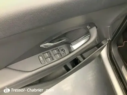 Photo 19 Jaguar E-Pace  2.0 D - 180 ch AWD BVA R-Dynamic Business