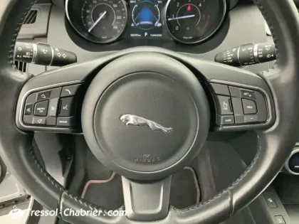 Photo 18 Jaguar E-Pace  2.0 D - 180 ch AWD BVA R-Dynamic Business