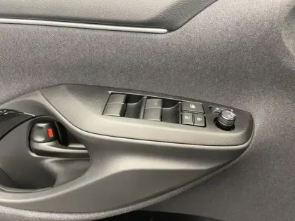 Photo 11 Toyota Yaris Hybride 116h Design