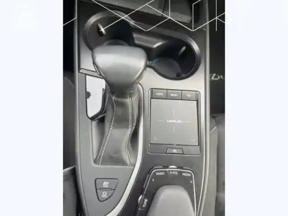 Photo 5 Lexus UX 250H 2WD Premium Edition