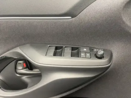 Photo 19 Toyota Yaris 1.5 HYBRID 116H DESIGN