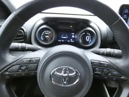 Photo 13 Toyota Yaris 120 VVT-i Design