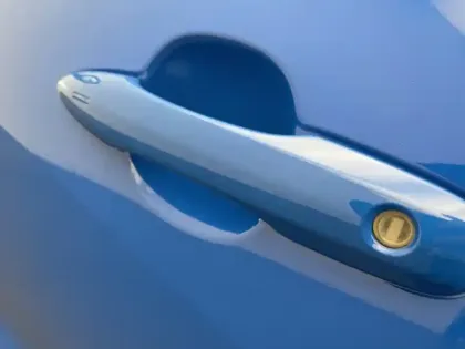 Photo 21 Toyota Yaris Hybride 130h Première