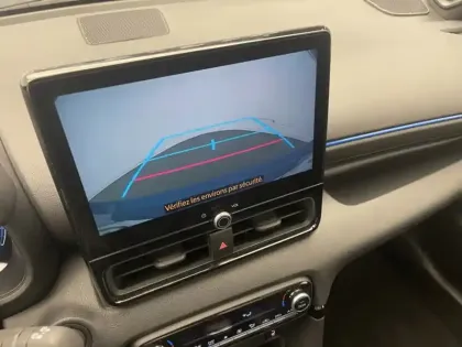 Photo 10 Toyota Yaris Hybride 130h Première