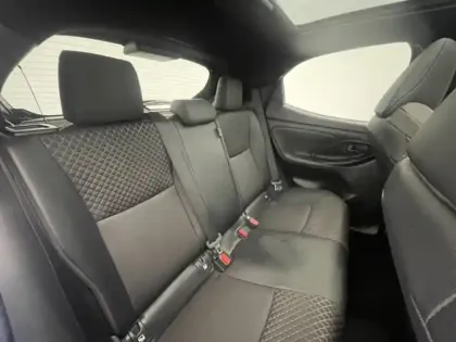 Photo 24 Toyota Yaris Hybride 130h Première