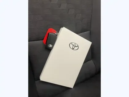 Photo 26 Toyota Yaris Hybride 130h Première