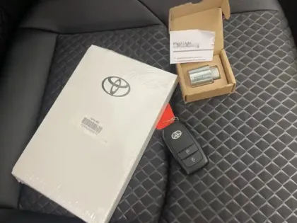 Photo 19 Toyota Yaris Hybride 130h Première