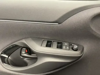 Photo 19 Toyota Yaris 1.5 HYBRID 130H DESIGN PACK CARGO