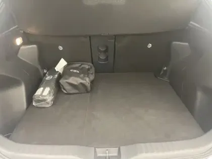 Photo 24 Toyota Yaris 1.5 HYBRID 130H DESIGN PACK CARGO