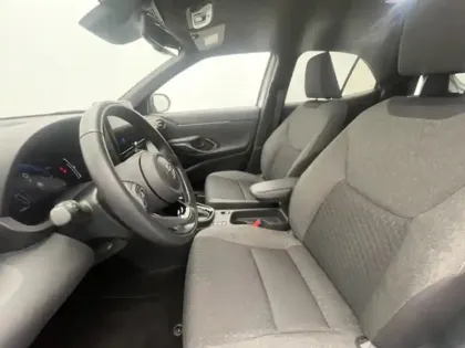 Photo 21 Toyota Yaris 1.5 HYBRID 130H DESIGN PACK CARGO