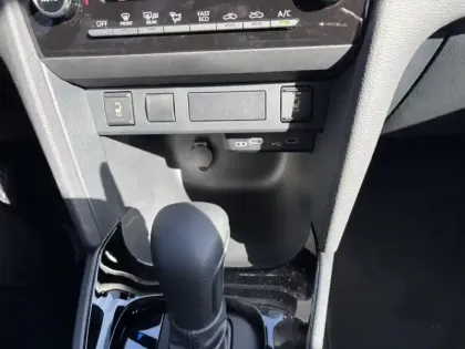 Photo 10 Toyota Yaris Hybride 1.5 HYBRID 116H DESIGN AUTO