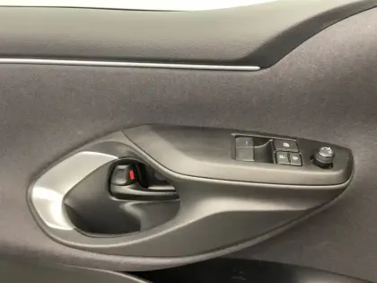 Photo 11 Toyota Yaris Hybride 116h Dynamic