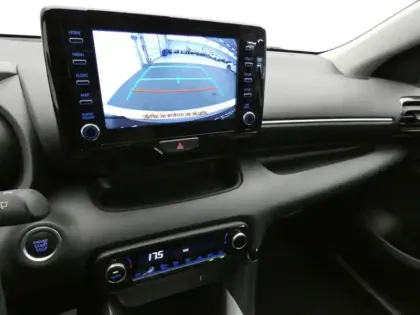 Photo 10 Toyota Yaris 120 VVT-i Design