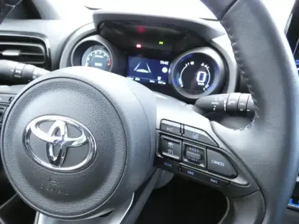 Photo 11 Toyota Yaris 120 VVT-i Design