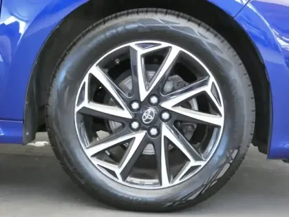 Photo 8 Toyota Yaris 120 VVT-i Design