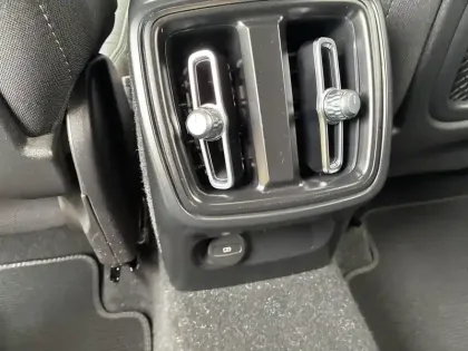 Photo 27 Volvo Xc40  B3 163 ch DCT7