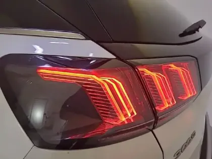 Photo 16 Peugeot 3008  Hybrid 225 e-EAT8