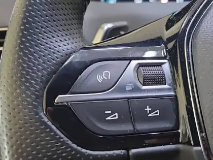 Photo 28 Peugeot 3008  Hybrid 225 e-EAT8