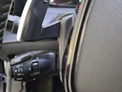 Photo 24 Peugeot 2008  BlueHDi 130 S&S EAT8