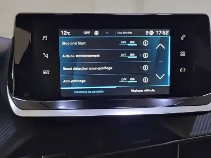 Photo 20 Peugeot 2008  BlueHDi 130 S&S EAT8