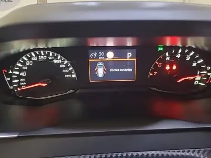 Photo 9 Peugeot 2008  BlueHDi 130 S&S EAT8