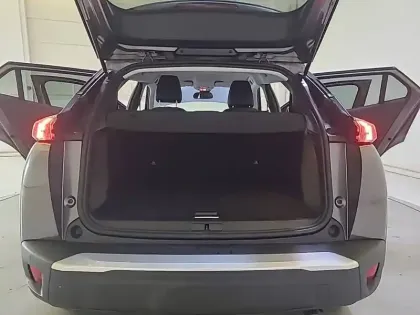 Photo 5 Peugeot 2008  BlueHDi 130 S&S EAT8