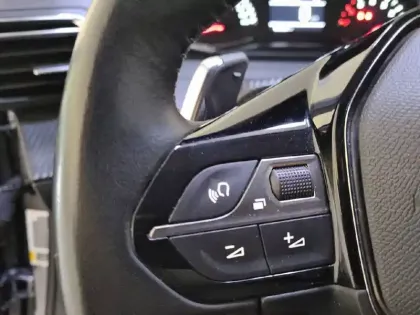 Photo 25 Peugeot 2008  BlueHDi 130 S&S EAT8