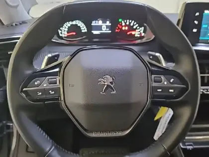 Photo 8 Peugeot 2008  BlueHDi 130 S&S EAT8