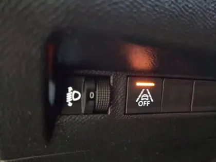 Photo 27 Peugeot 2008  BlueHDi 130 S&S EAT8