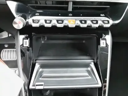 Photo 21 Peugeot 208  Hybrid 110 e-DCS6