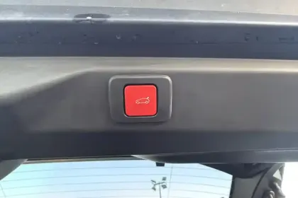 Photo 24 Peugeot 3008  Plug-in Hybrid 195 e-DCS7