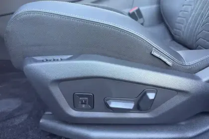 Photo 13 Peugeot 3008  Plug-in Hybrid 195 e-DCS7