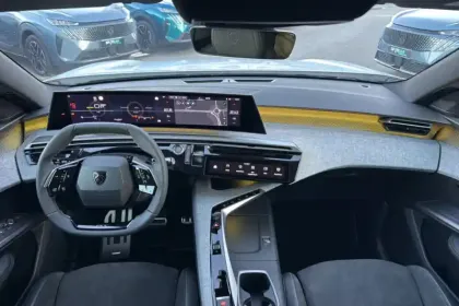 Photo 17 Peugeot 3008  Plug-in Hybrid 195 e-DCS7