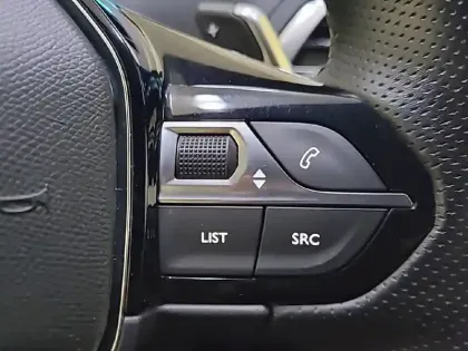 Photo 28 Peugeot 3008  Hybrid 225 e-EAT8