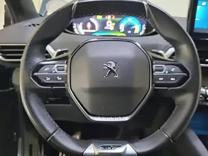 Photo 8 Peugeot 3008  Hybrid 225 e-EAT8