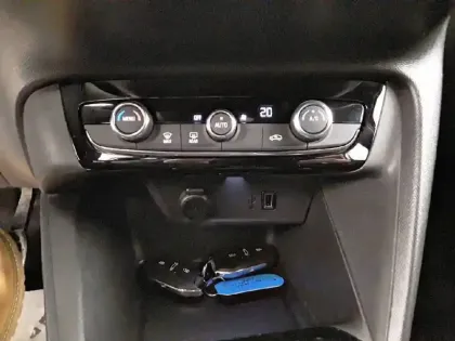 Photo 17 Opel Corsa  Electrique 136 ch & Batterie 50 kWh