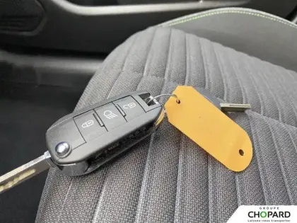 Photo 14 Peugeot 208  PureTech 100 S&S BVM6