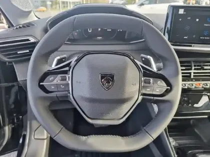 Photo 48 Peugeot 208  Hybrid 110 e-DCS6