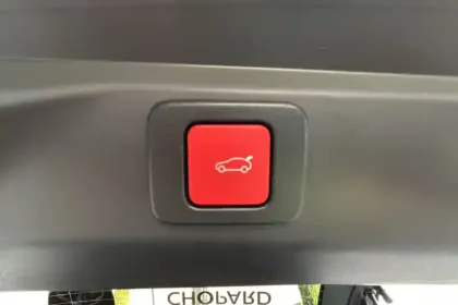 Photo 36 Peugeot 3008  Plug-in Hybrid 195 e-DCS7